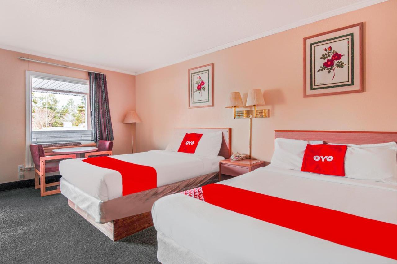 Oyo Hotel Durham West Hills Екстериор снимка